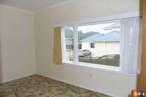 Photo of property in 8 Park Avenue, Tawa, Wellington, 5028