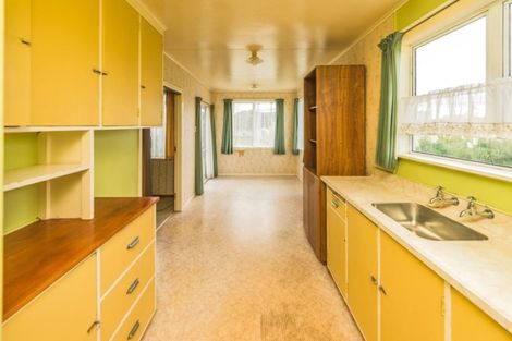 Photo of property in 31 Titoki Street, Castlecliff, Whanganui, 4501