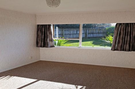 Photo of property in 2/10 Pamela Place, New Lynn, Auckland, 0600