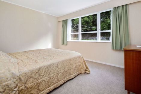 Photo of property in 10 Rembrandt Avenue, Tawa, Wellington, 5028