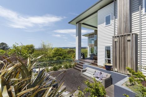 Photo of property in 51 The Strand, Fitzherbert, Palmerston North, 4410