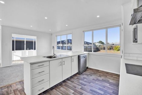 Photo of property in 28 Hunter Street, Hawera, 4610