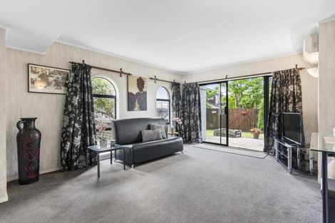 Photo of property in 10 Bungalore Place, Half Moon Bay, Auckland, 2012