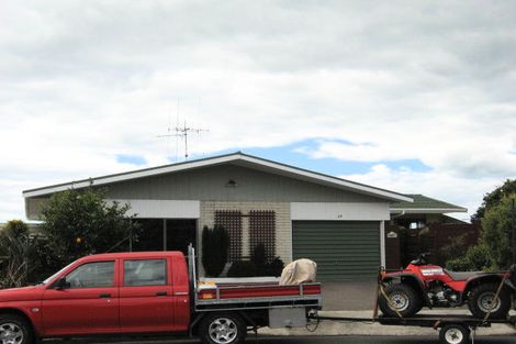 Photo of property in 43 Endeavour Avenue, Welcome Bay, Tauranga, 3112