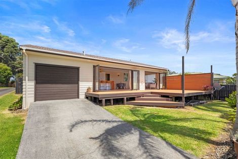 Photo of property in 320 Papamoa Beach Road, Papamoa Beach, Papamoa, 3118