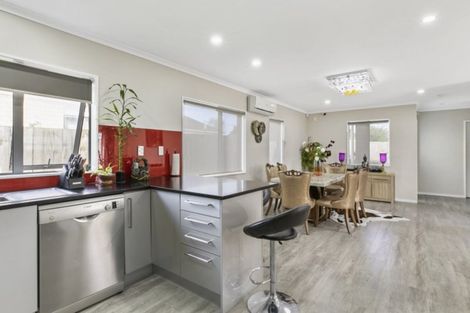 Photo of property in 45b Russell Road, Manurewa, Auckland, 2102