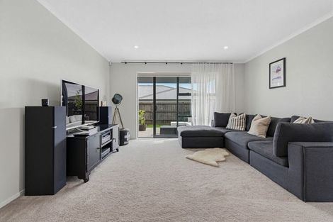 Photo of property in 30 Tyler Davies Drive, Red Beach, 0932