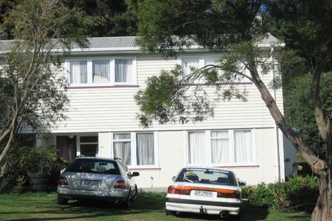 Photo of property in 4a-4b Devon Place, Cannons Creek, Porirua, 5024