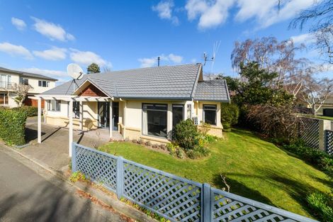 Photo of property in 14 Winston Avenue, Hokowhitu, Palmerston North, 4410