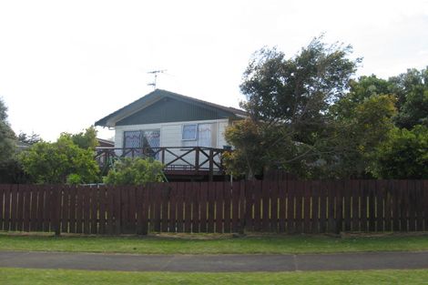 Photo of property in 4 Ngatira Place, Clendon Park, Auckland, 2103