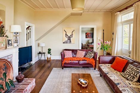 Photo of property in 17 Kowhai Street, Eastbourne, Lower Hutt, 5013