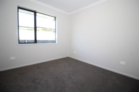 Photo of property in 21 Kaurinui Crescent, One Tree Point, 0118