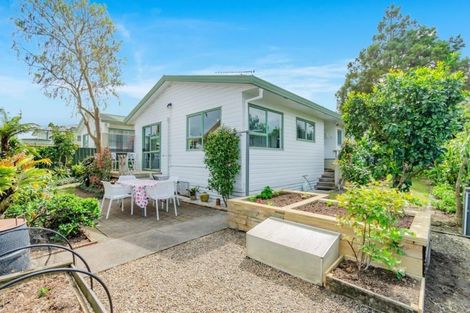 Photo of property in 2/21 Alexander Street, Papakura, 2110