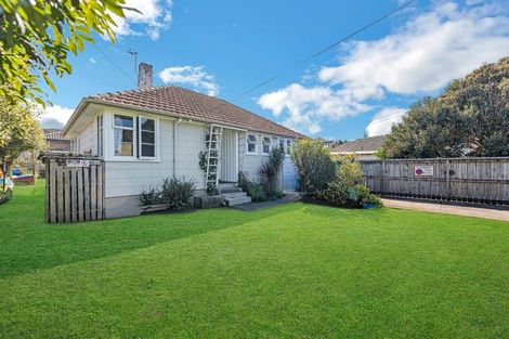 Photo of property in 4 Waitaua Street, Papakura, 2110