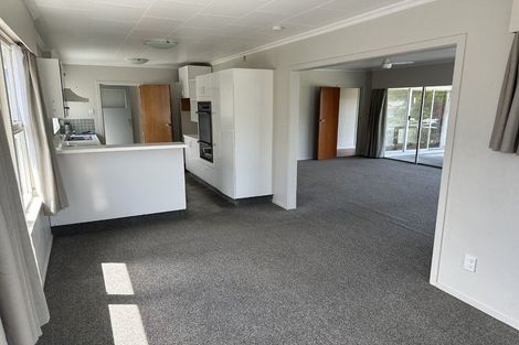 Photo of property in 128 Waikawa Road, Picton, 7220