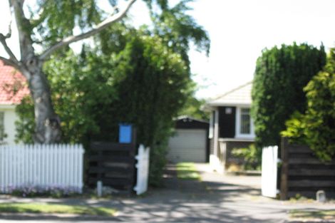 Photo of property in 104a Avonhead Road, Avonhead, Christchurch, 8042