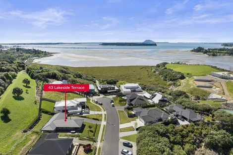 Photo of property in 43 Lakeside Terrace, Omokoroa, 3114