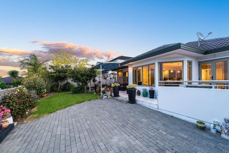 Photo of property in 1 Sandhurst Rise, Henderson, Auckland, 0612
