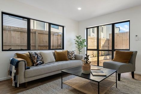 Photo of property in 35c Royton Avenue, Mangere East, Auckland, 2024