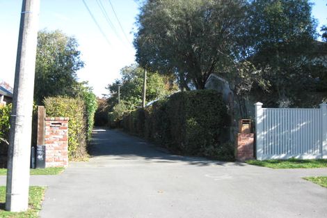 Photo of property in 33 Garreg Road, Fendalton, Christchurch, 8052