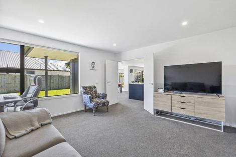 Photo of property in 8 Three Kings Court, Outram, 9019