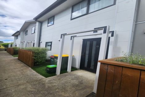 Photo of property in 52d Vodanovich Road, Te Atatu South, Auckland, 0610