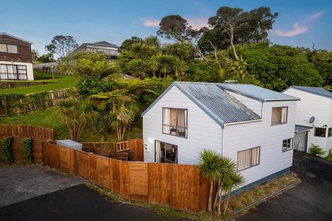 Photo of property in 1/147 Spinella Drive, Bayview, Auckland, 0629