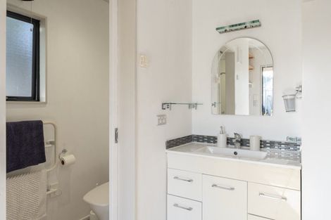 Photo of property in 21 Avro Crescent, Hornby, Christchurch, 8042