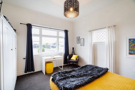 Photo of property in 94 Hargest Crescent, Saint Clair, Dunedin, 9012