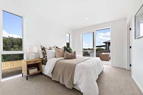 Photo of property in 21 Tahuna Minhinnick Drive, Glenbrook, 2681