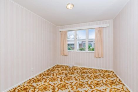 Photo of property in 9 Maunder Place, New Lynn, Auckland, 0600