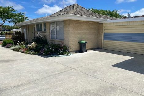 Photo of property in 16a Broadfell Avenue, Avonhead, Christchurch, 8042