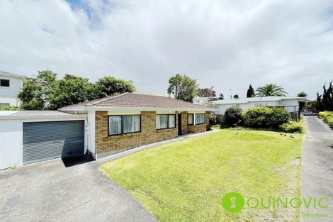 Photo of property in 2/17 Queen Mary Avenue, New Lynn, Auckland, 0600