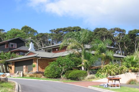 Photo of property in 49 Chamari Close, Titirangi, Auckland, 0604