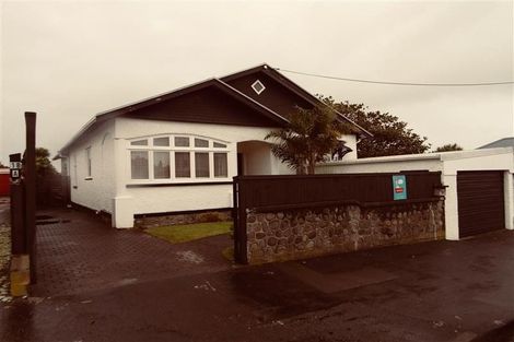 Photo of property in 16 Cutfield Road, New Plymouth, 4310