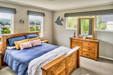 Photo of property in 7 Luff Place, Whitby, Porirua, 5024