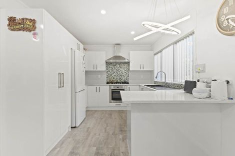 Photo of property in 70c Alfriston Road, Manurewa East, Auckland, 2102