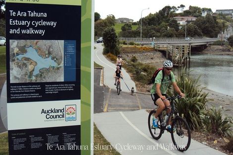 Photo of property in 42 Marellen Drive, Red Beach, 0932