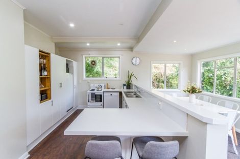 Photo of property in 19 Cecil Road, Tawa, Wellington, 5028