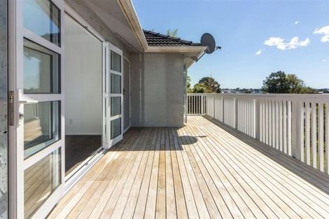 Photo of property in 1/23 View Road, Henderson, Auckland, 0612