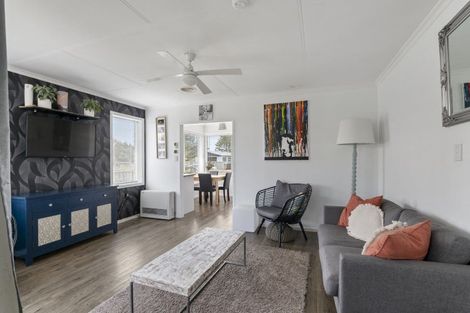 Photo of property in 6 Kahikatea Street, Inglewood, 4330