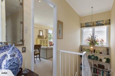 Photo of property in 53 Oakleigh Street, Maungaraki, Lower Hutt, 5010