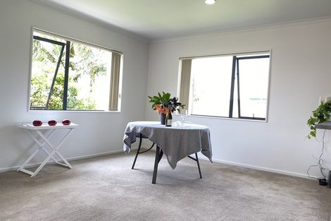 Photo of property in 22 Greenberry Drive, Ranui, Auckland, 0612