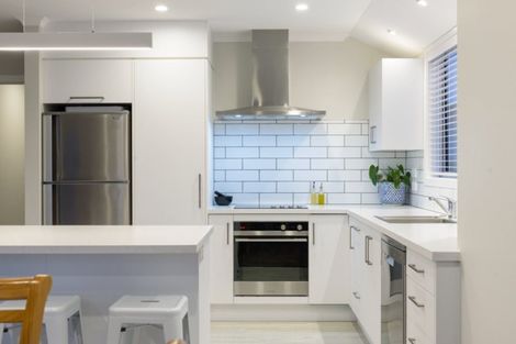 Photo of property in 52 Awataha Crescent, Pyes Pa, Tauranga, 3110