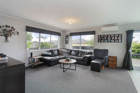 Photo of property in 25 Crispe Road, Clarks Beach, 2122