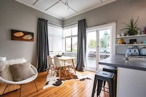 Photo of property in 19 Old Lake Road, Narrow Neck, Auckland, 0624