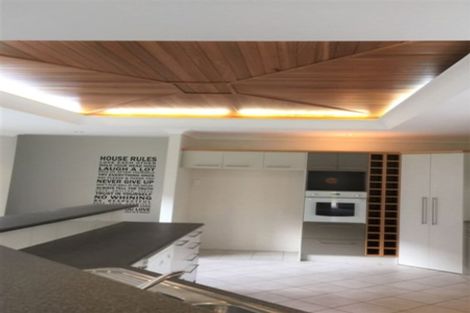 Photo of property in 154 Boord Crescent, Kumeu, 0891