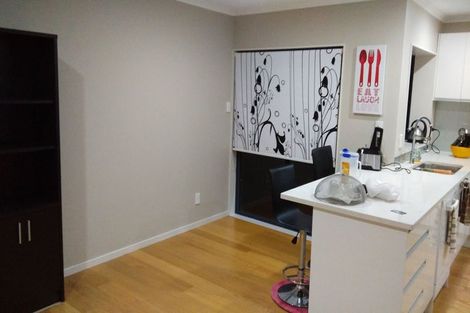 Photo of property in 28 Macnean Drive, East Tamaki Heights, Auckland, 2016