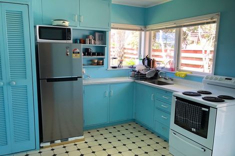 Photo of property in 2/8 Anne Road, Hillcrest, Auckland, 0627