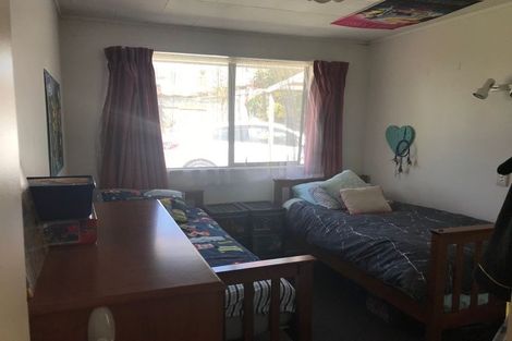 Photo of property in 31a Peach Road, Glenfield, Auckland, 0629